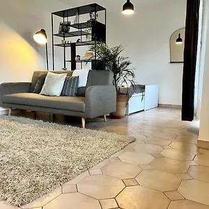 https://beautiful-park-view-apartment-next-to-un.genevahotels4all.com